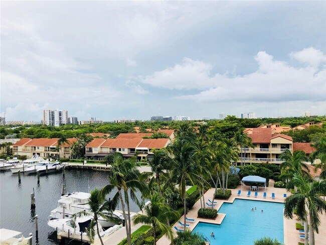 Building Photo - 3610 Yacht Club Dr