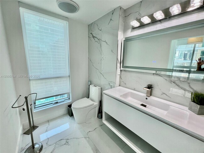 Building Photo - 300 S Biscayne Blvd