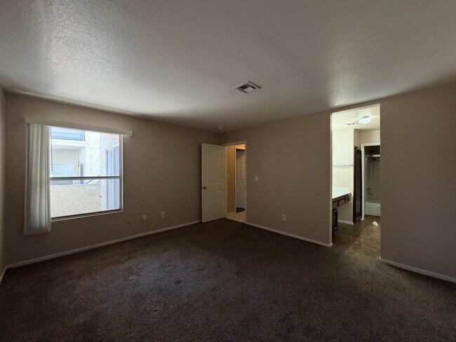 Building Photo - 6250 W Flamingo Rd