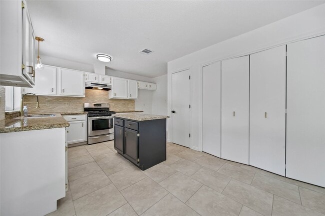 Building Photo - 43 E Lance Leaf Rd