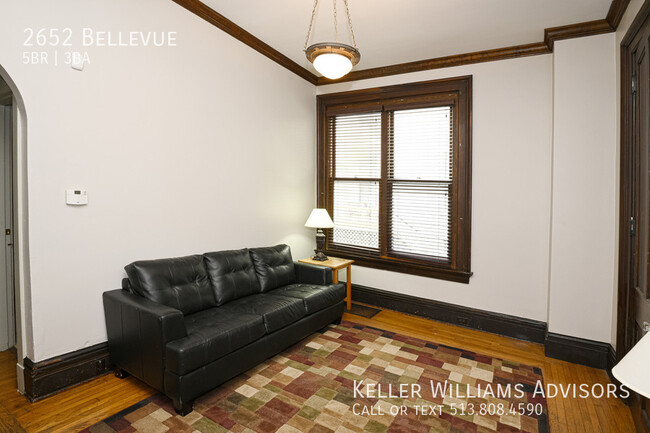 Building Photo - 2652 Bellevue-