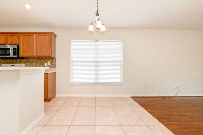 Building Photo - 9853 Portofino Dr