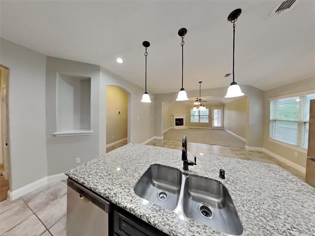 Building Photo - 405 Bentley Dr