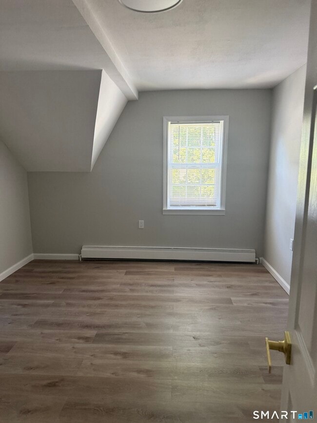 Building Photo - 29 Glastonbury Ave