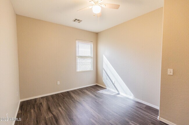 Building Photo - 7262 W Kaler Ave