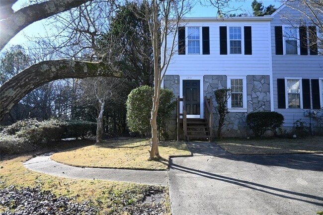 Building Photo - 1851 Grant Ct