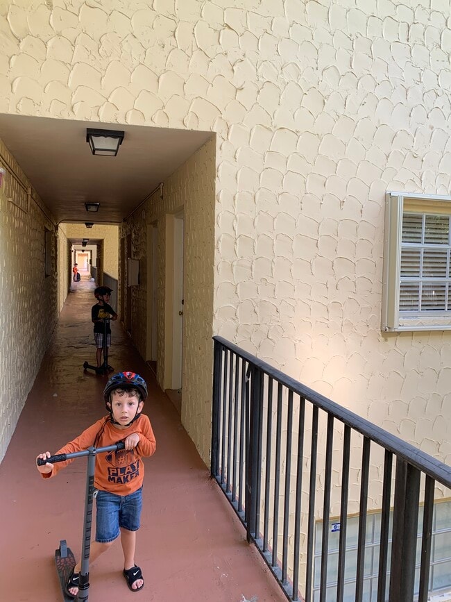 Building Photo - 8650 SW 109th Ave