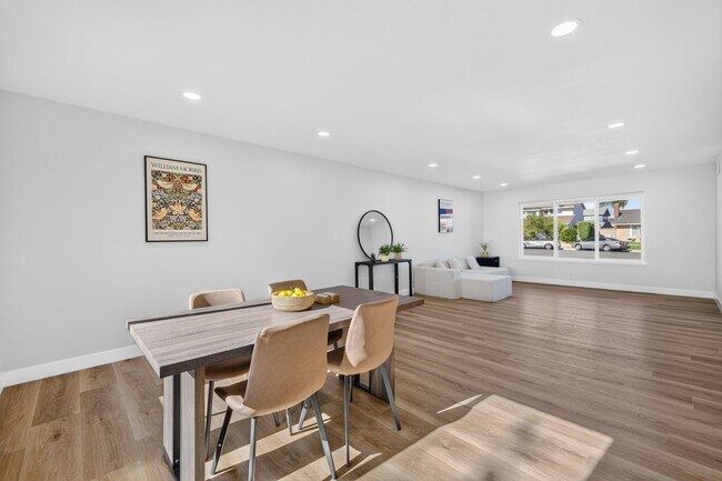 Building Photo - 13324 San Martin Pl