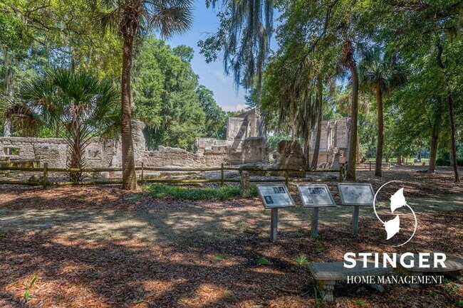 Building Photo - 144 Locust Fence Rd