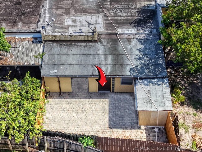 Building Photo - 221 NW 43rd Pl