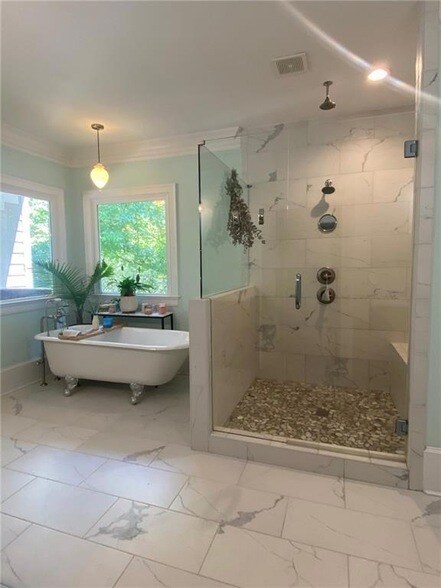 Building Photo - 1891 Ardmore Rd NW