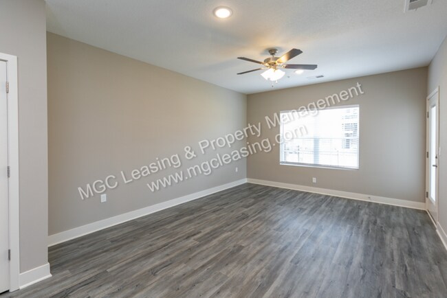Building Photo - 1 Bedroom Luxury Apartment in the Northland of KCMO