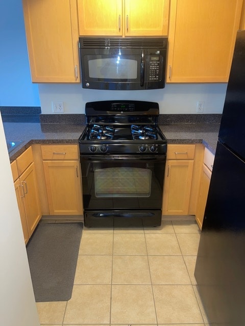 Kitchen - 800 4th St SW