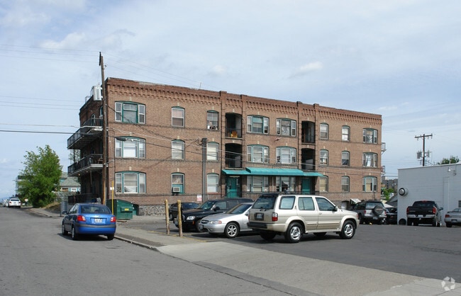 Primary Photo - Center Court Apartments