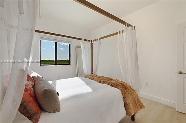 Building Photo - 34850 SW 218th Ave