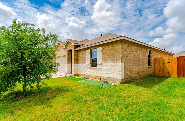 Building Photo - 5431 Tindarey Bluff Trail