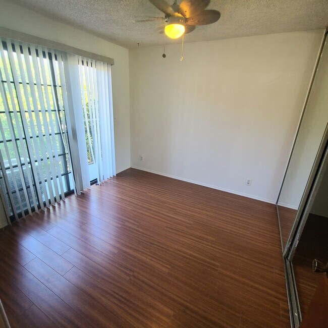 Building Photo - 3228 Honolulu Ave