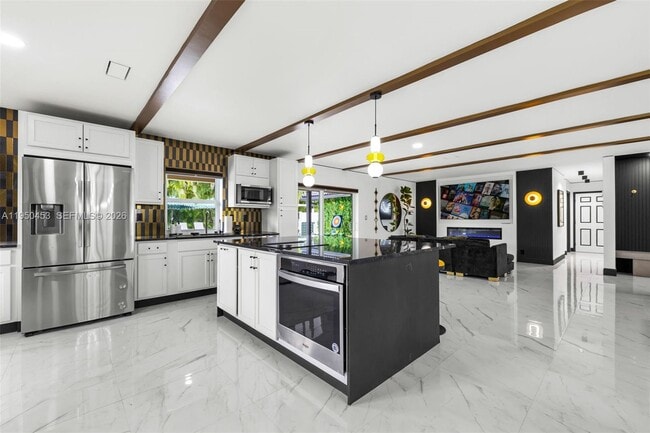 Building Photo - 10366 NW 15th St