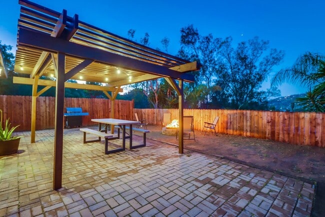 Building Photo - Barcelona Ridge Estates