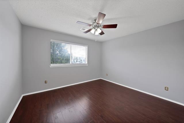 Building Photo - 745 Woodridge Dr