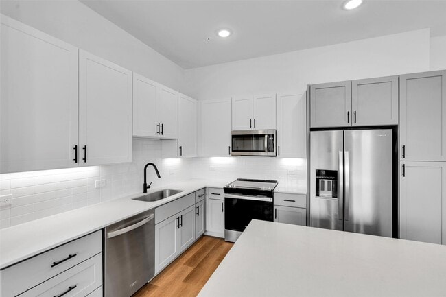 Building Photo - 1351 Provident Dr