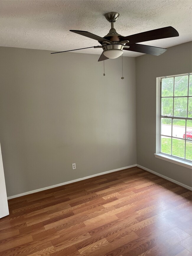 Building Photo - 7843 Yellow Pine Dr