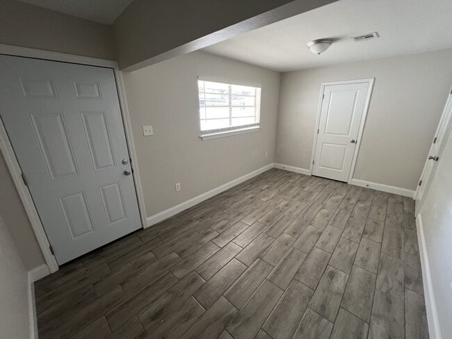 Building Photo - 10444 Browning Dr