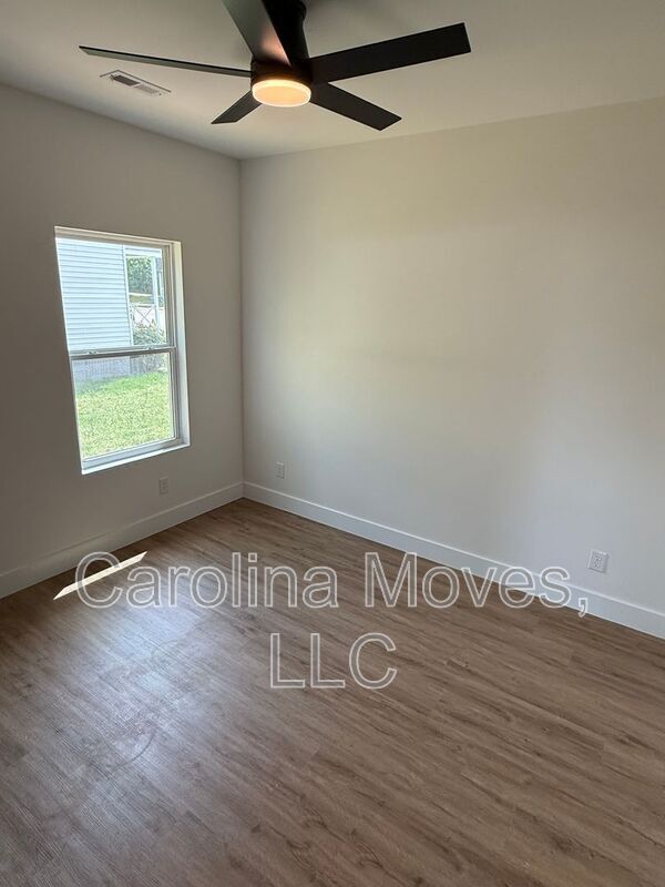 Building Photo - 7 2nd Ave