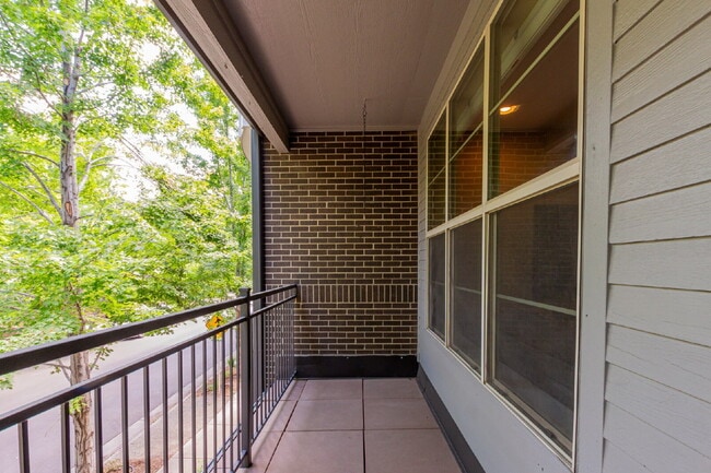 Building Photo - A contemporary 1826 sq ft. 3 Bedroom / 3 B...