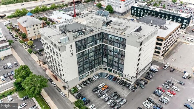 Building Photo - 444 N 4th St