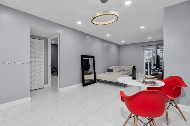 Building Photo - 3300 Spanish Moss Terrace