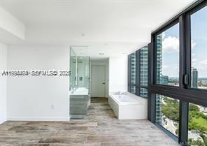 Building Photo - 650 NE 32nd St