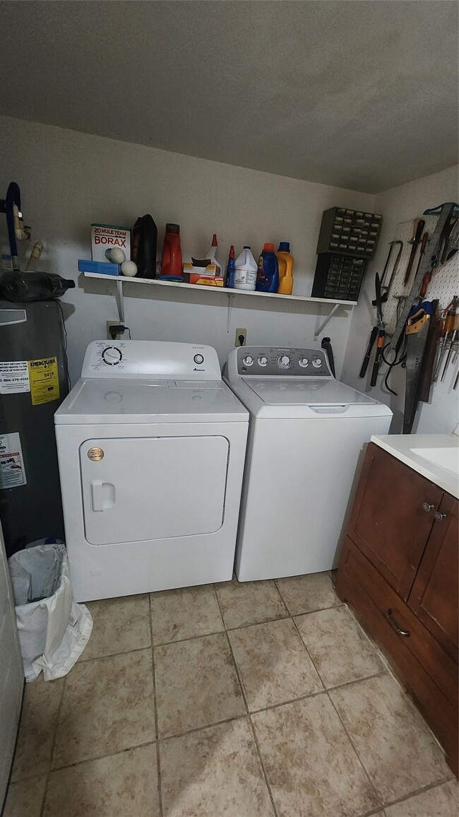 Building Photo - 2317 Southgate Blvd