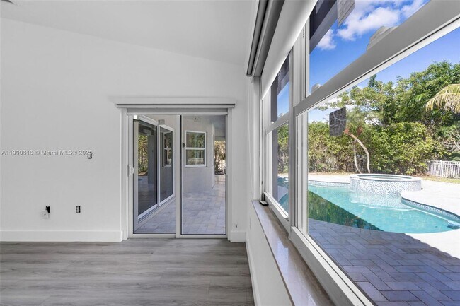 Building Photo - 425 SW 198th Terrace