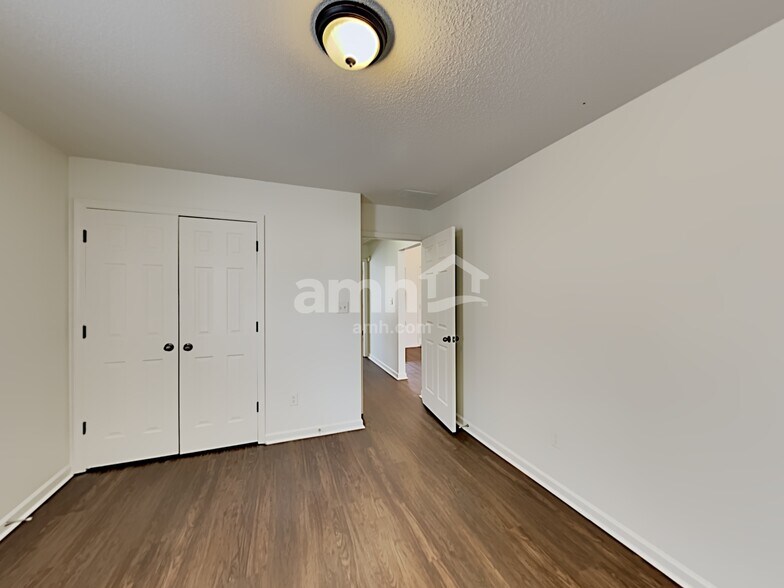 Building Photo - 1302 Jackson Pond Cir