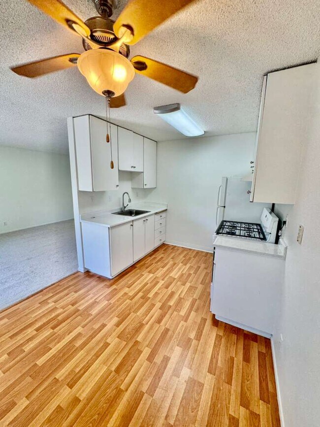 Building Photo - 998 Ignacio Blvd