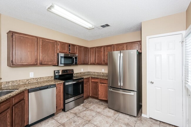 Building Photo - 2500 Coldstream Dr