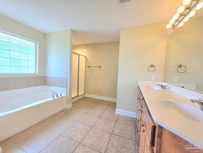 Building Photo - 6057 Paige Pointe Dr