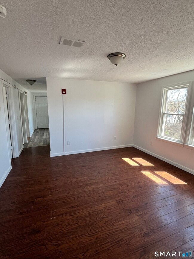 Building Photo - 192 Wakelee Ave