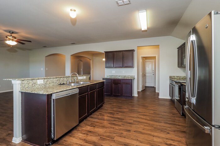 Building Photo - 300 Windmill Ct