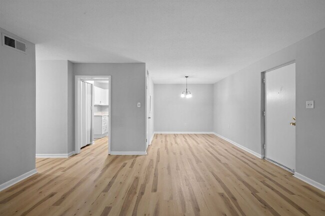 Building Photo - 500 Umstead Dr