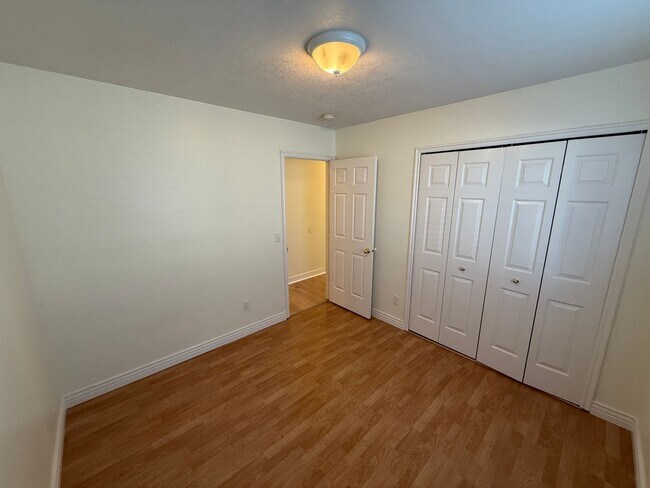 Building Photo - 5 Bedroom Home in Herriman; 2700 sq ft; Open Floor Plan