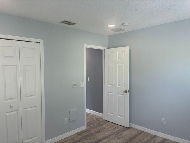 Building Photo - 2641 Emerald Island Blvd