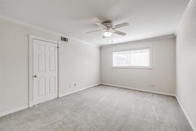 Building Photo - 7225 Beechnut St