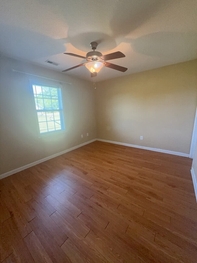 Building Photo - 206 Angus Ln