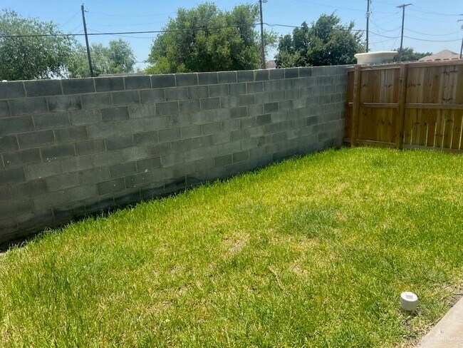 Building Photo - 4700 W Huckleberry St