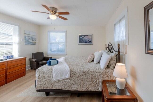 Building Photo - 640 S Columbia St