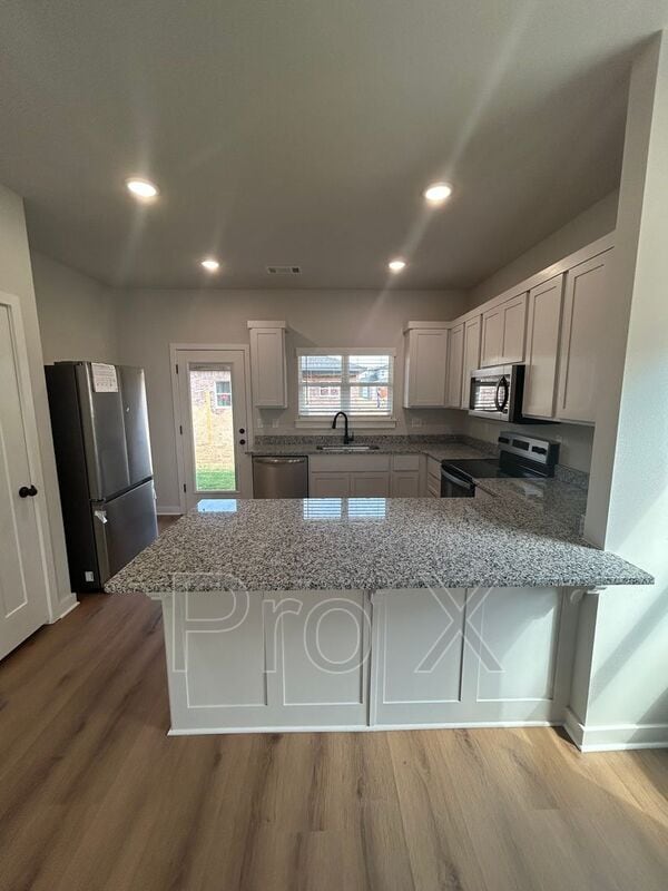 Building Photo - 621 Cosmos St