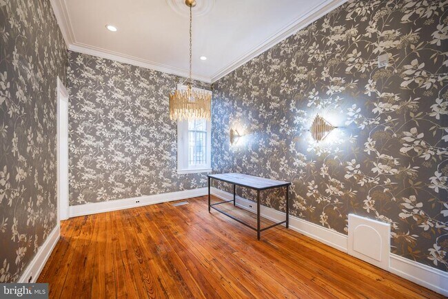Building Photo - 206 S 43rd St