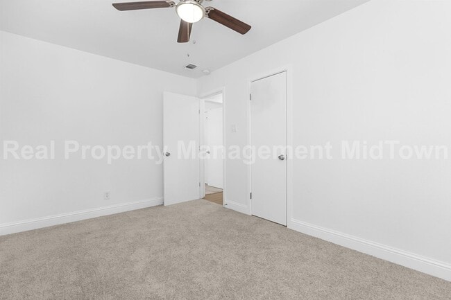 Building Photo - 512 Livingston Dr